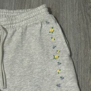 LIKE NEW! Women's PINK Victoria's Secret Gray Floral Jogger Sweatpants - SMALL
